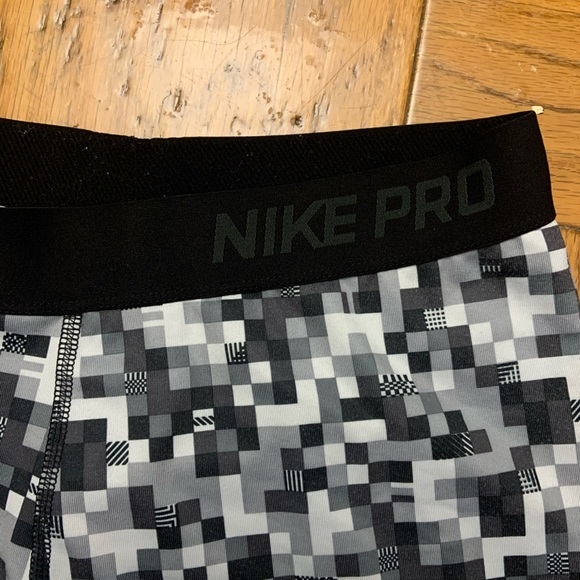 NIKE PRO LEGGINGS - Picture 2 of 4
